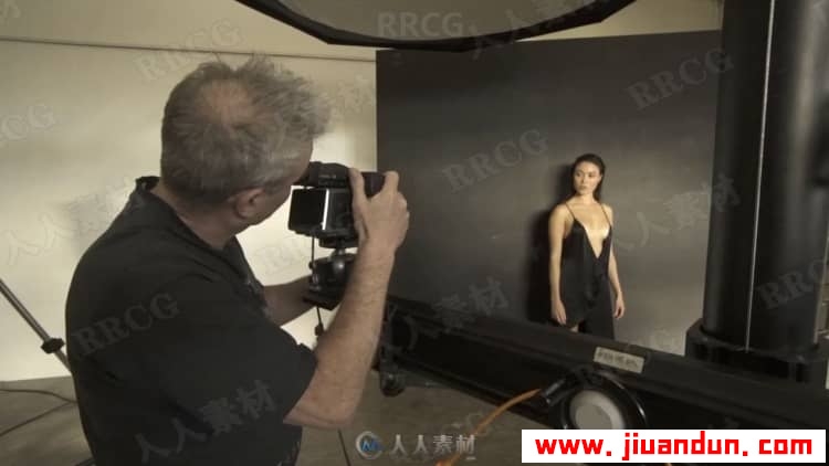室内影棚标准女模特人像创意拍摄过程及后期修饰视频教程 摄影 第7张