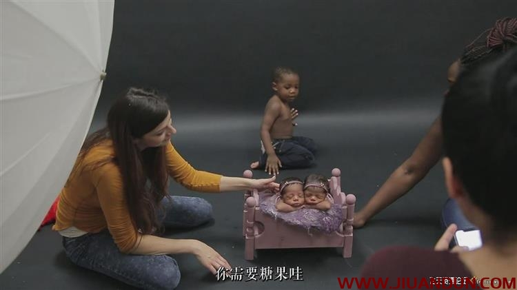 摄影师Ana Brandt双胞胎新生儿包裹裹布造型布光教程中文字幕 摄影 第8张